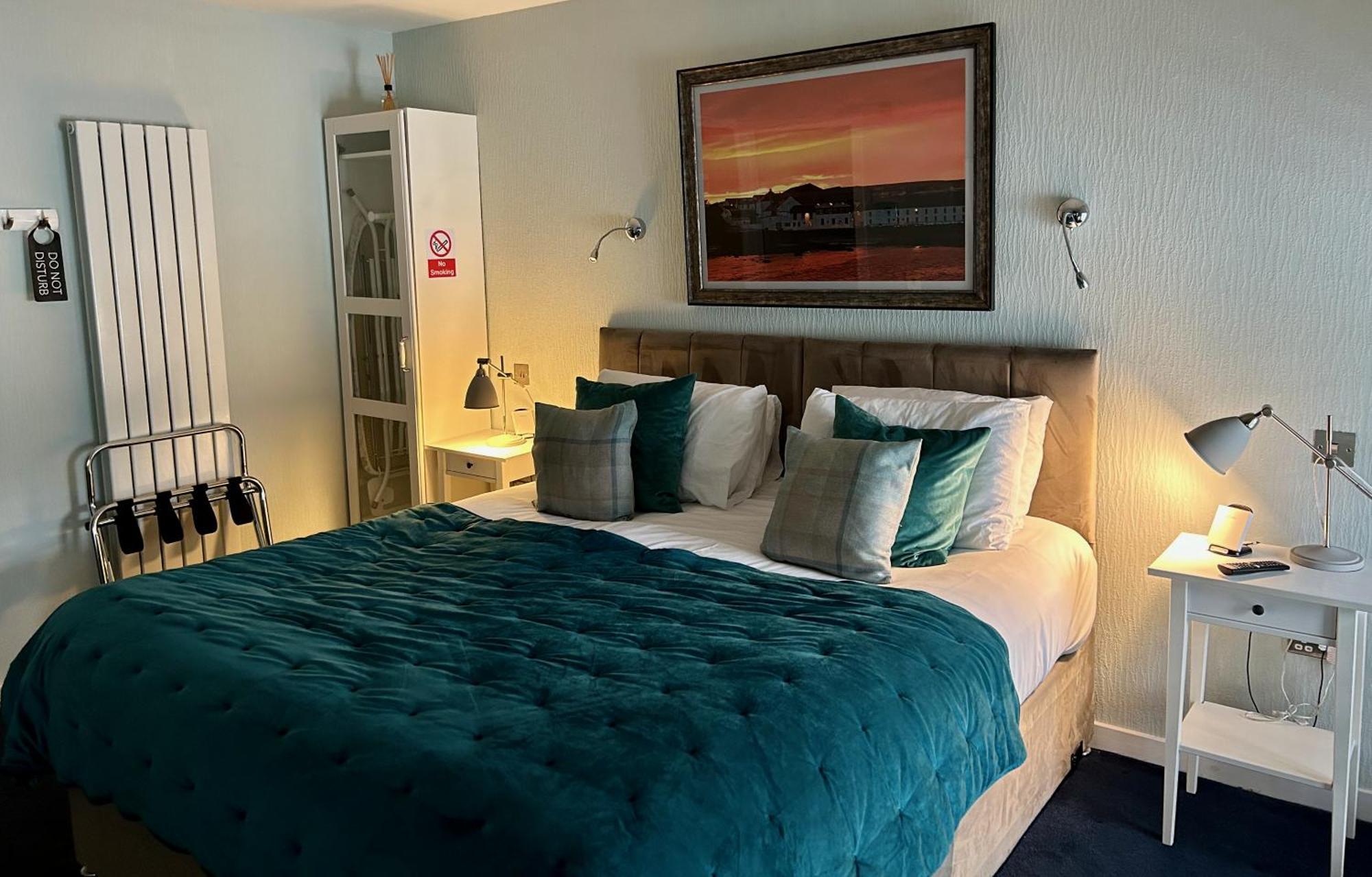 Lochindaal Hotel Port Charlotte エクステリア 写真