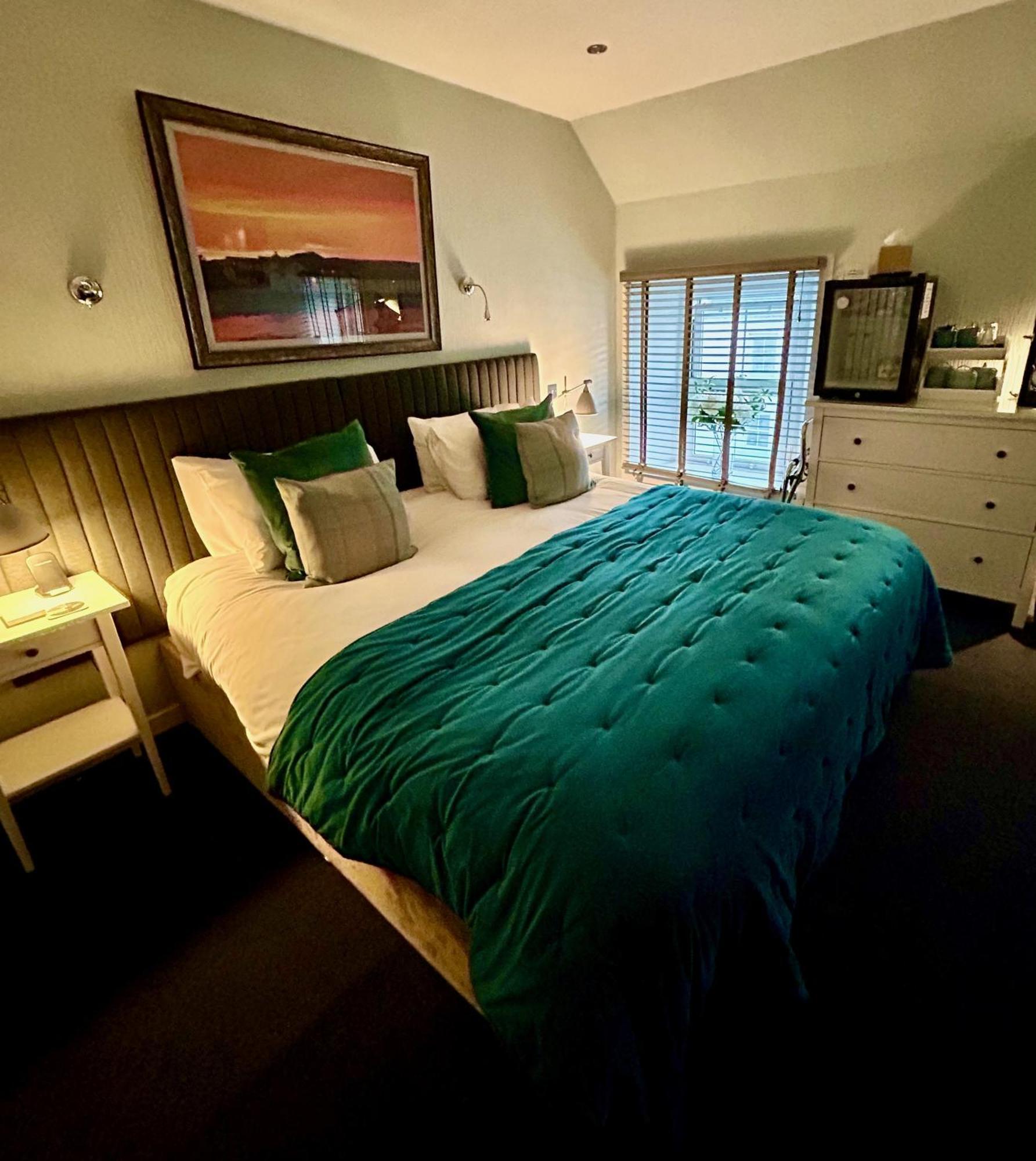 Lochindaal Hotel Port Charlotte エクステリア 写真