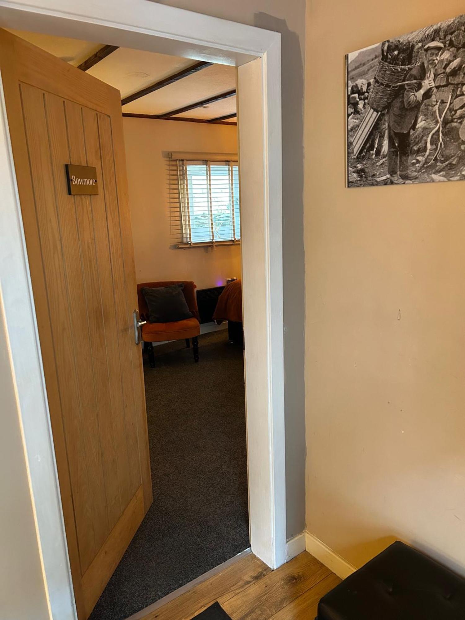 Lochindaal Hotel Port Charlotte エクステリア 写真