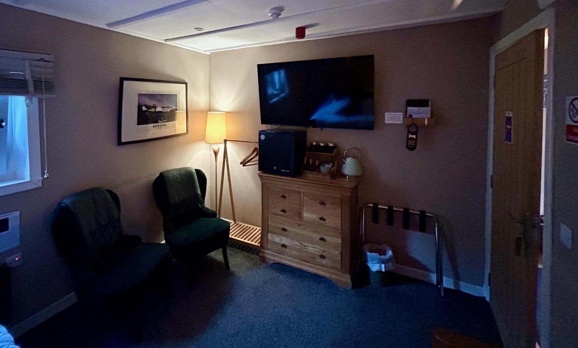 Lochindaal Hotel Port Charlotte エクステリア 写真